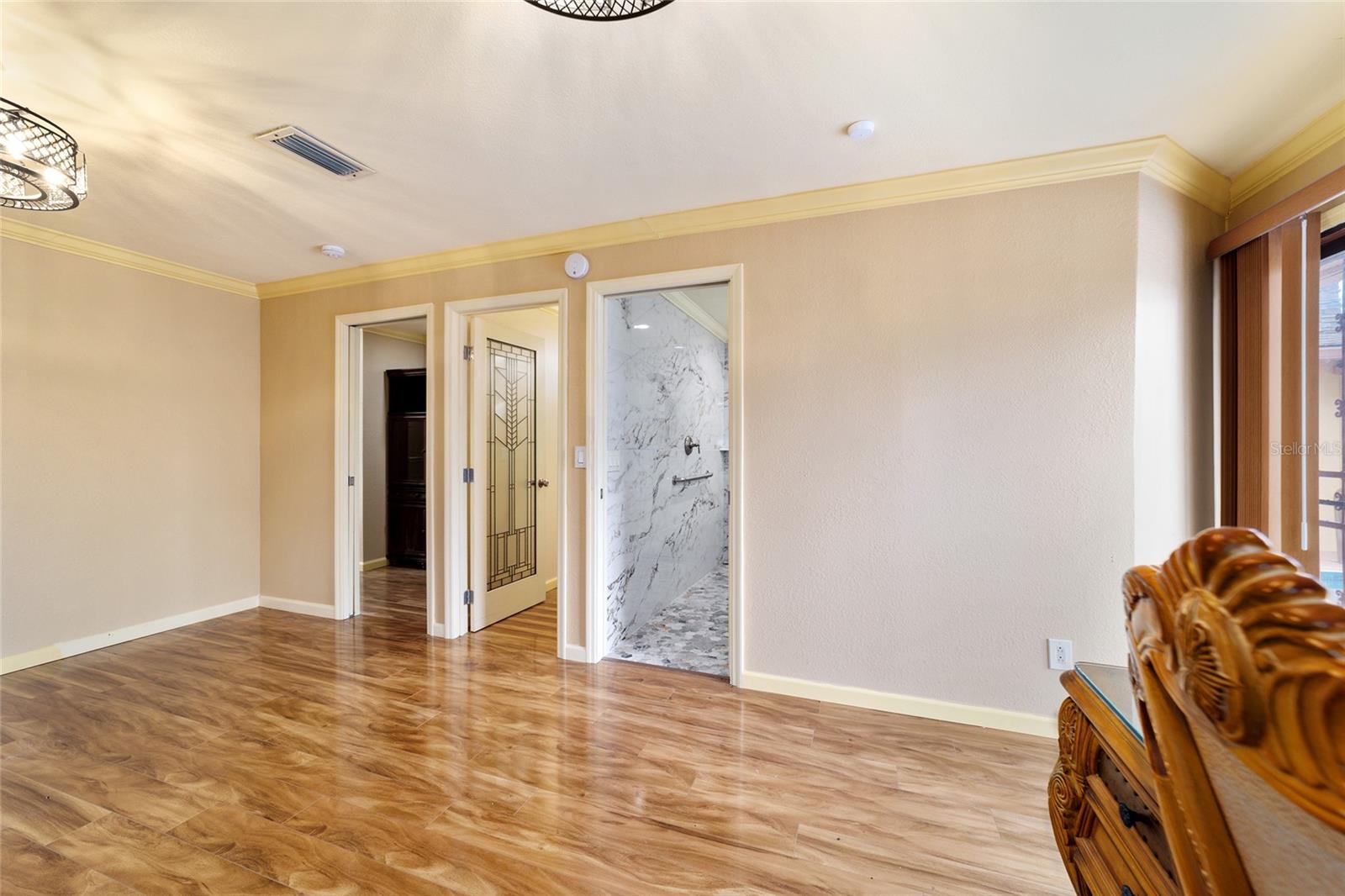KINGS COVE - Residential Lease