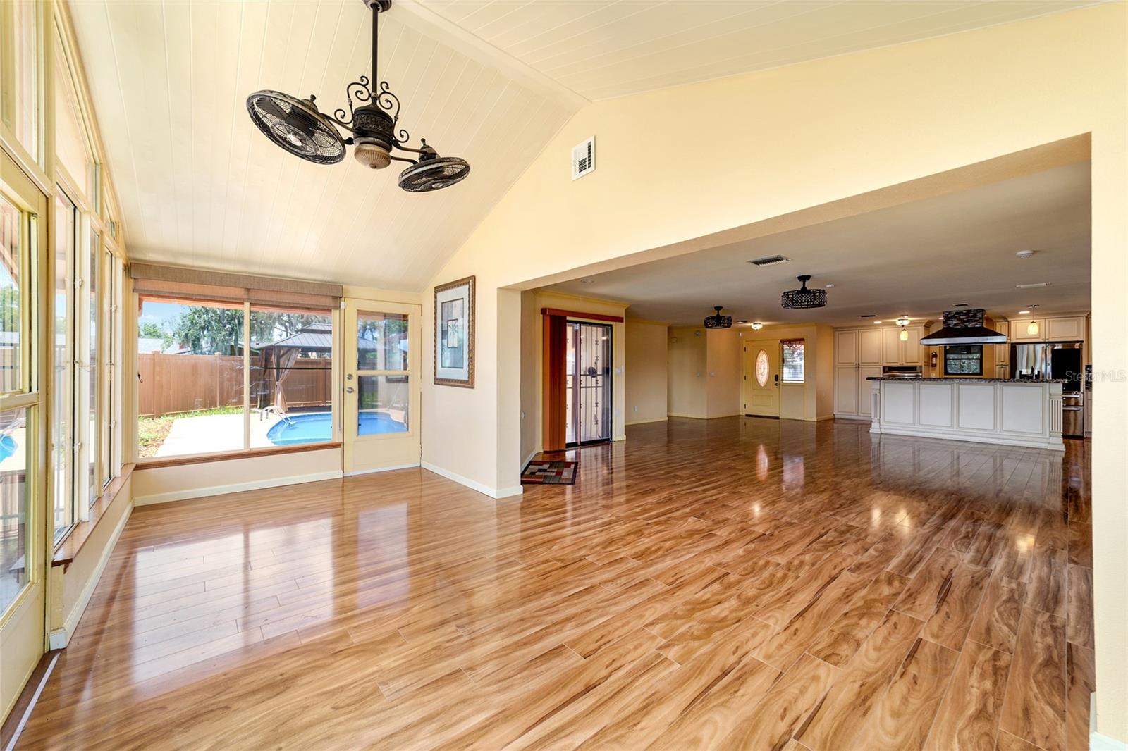 KINGS COVE - Residential Lease
