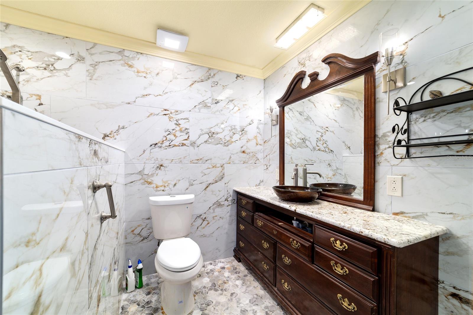 KINGS COVE - Residential Lease