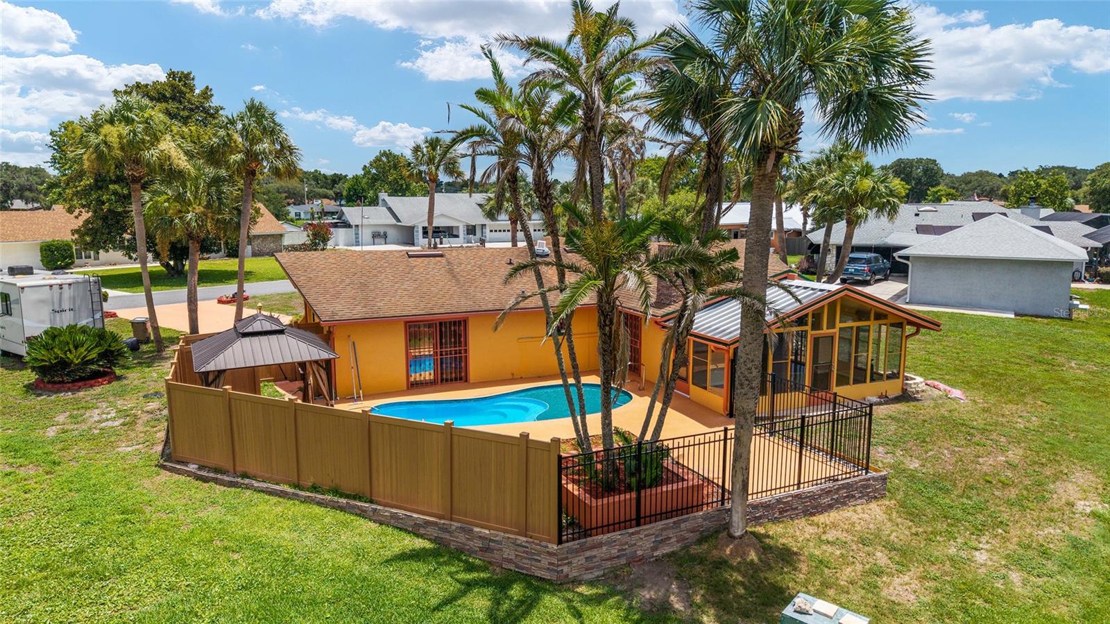 KINGS COVE - Residential Lease