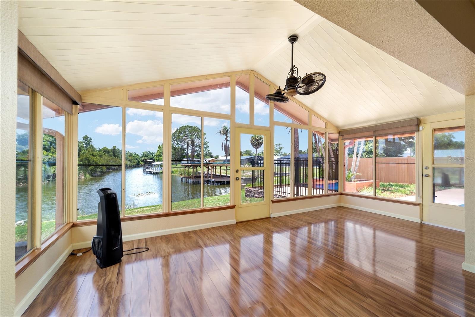 KINGS COVE - Residential Lease