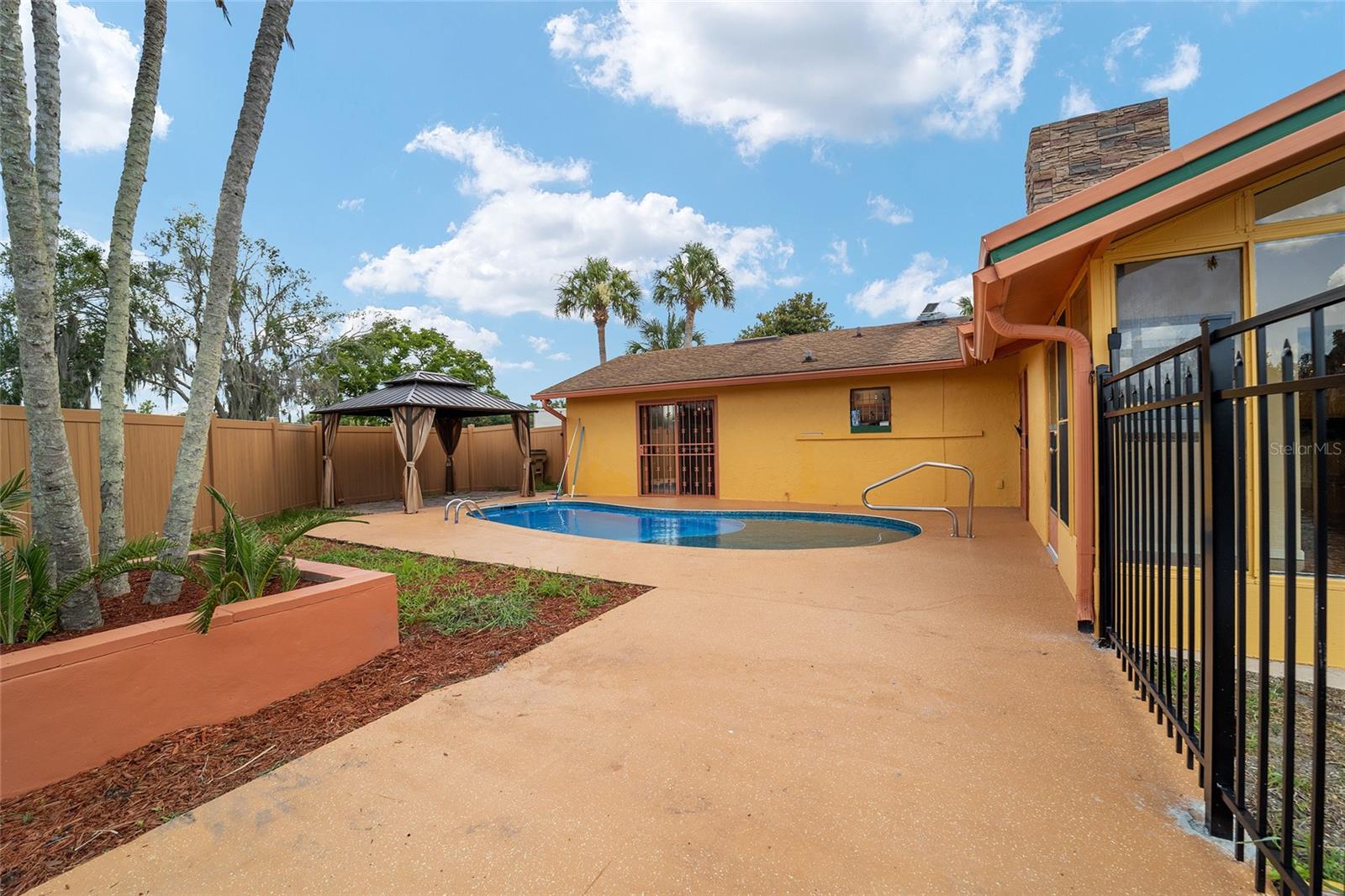 KINGS COVE - Residential Lease