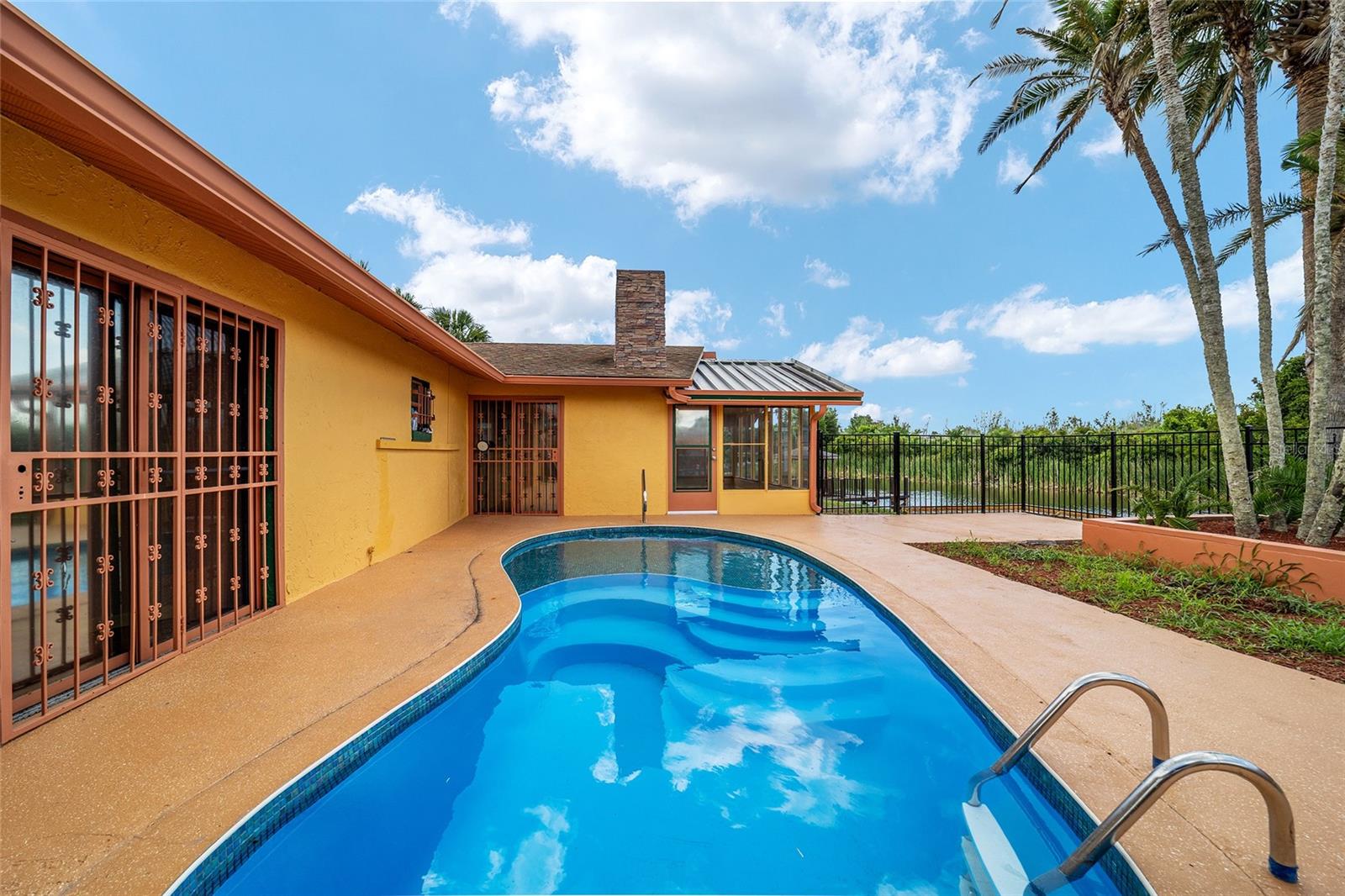 KINGS COVE - Residential Lease