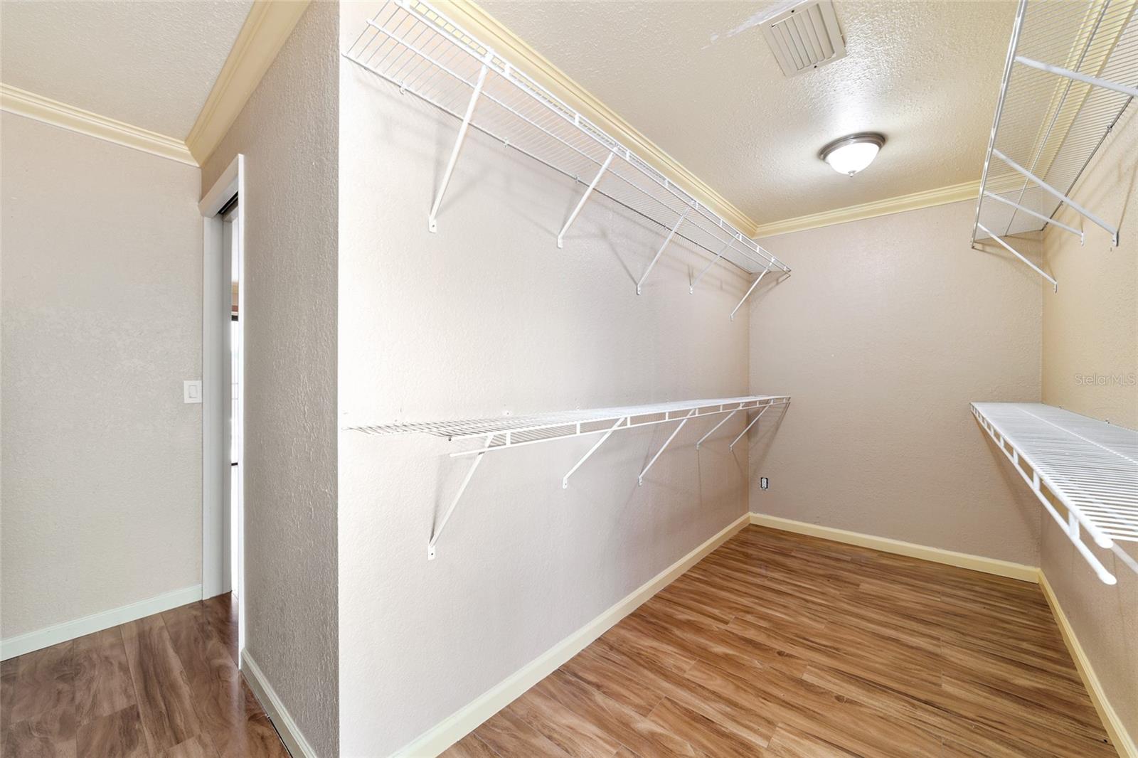 KINGS COVE - Residential Lease
