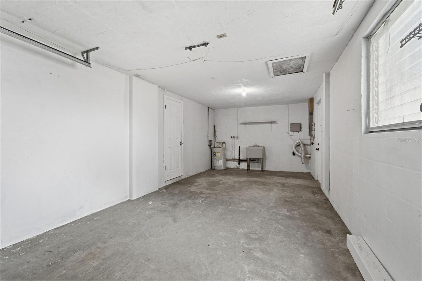 HOLIDAY GARDEN ESTATES - Residential