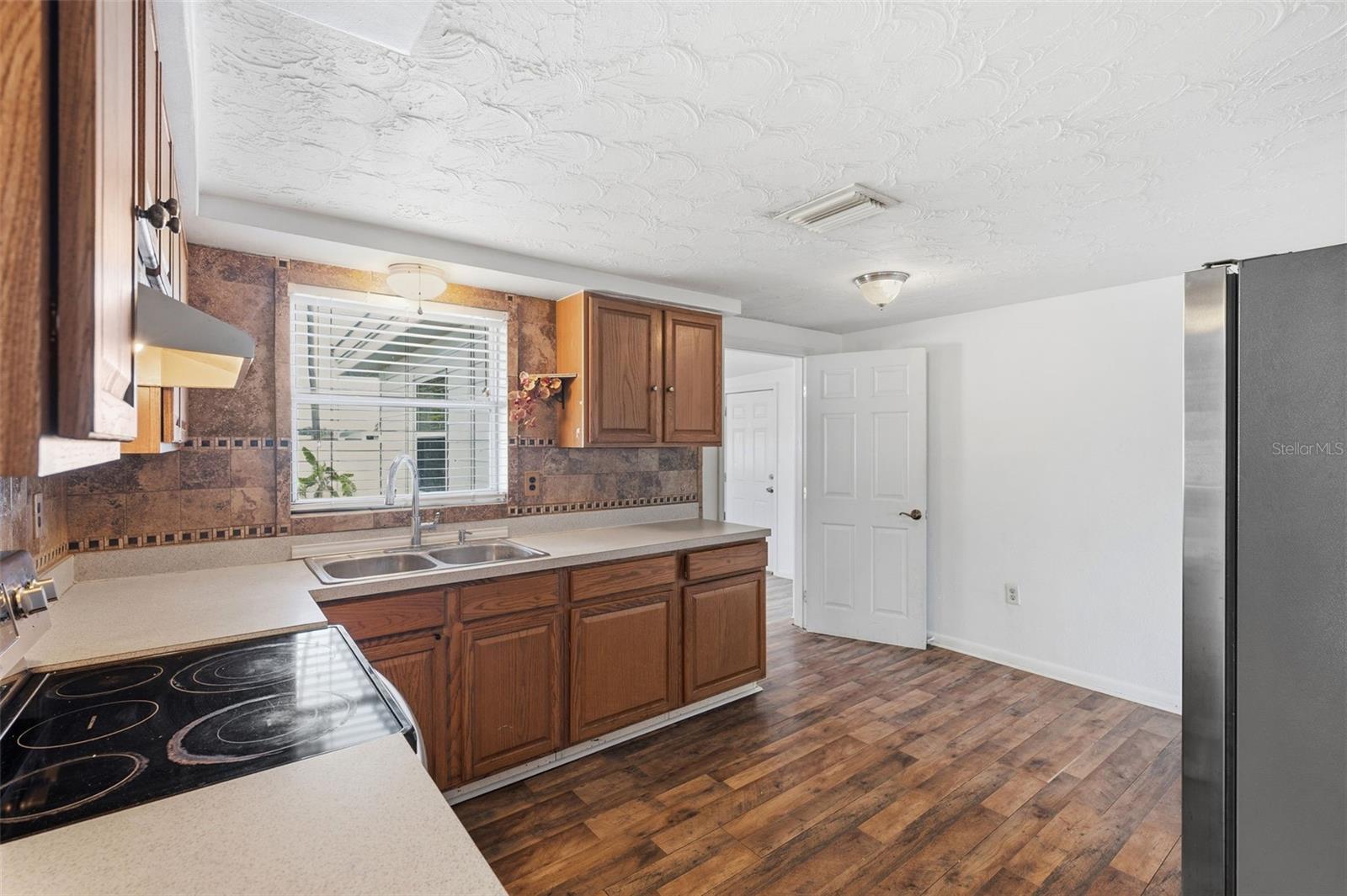 HOLIDAY GARDEN ESTATES - Residential