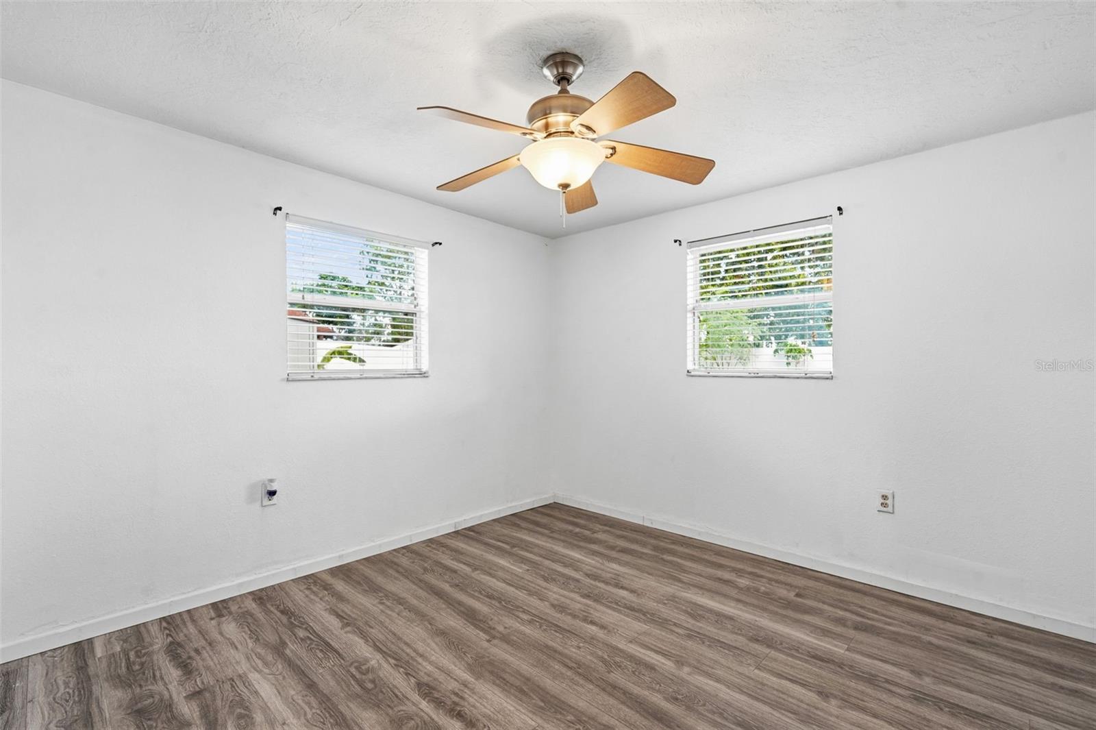 HOLIDAY GARDEN ESTATES - Residential