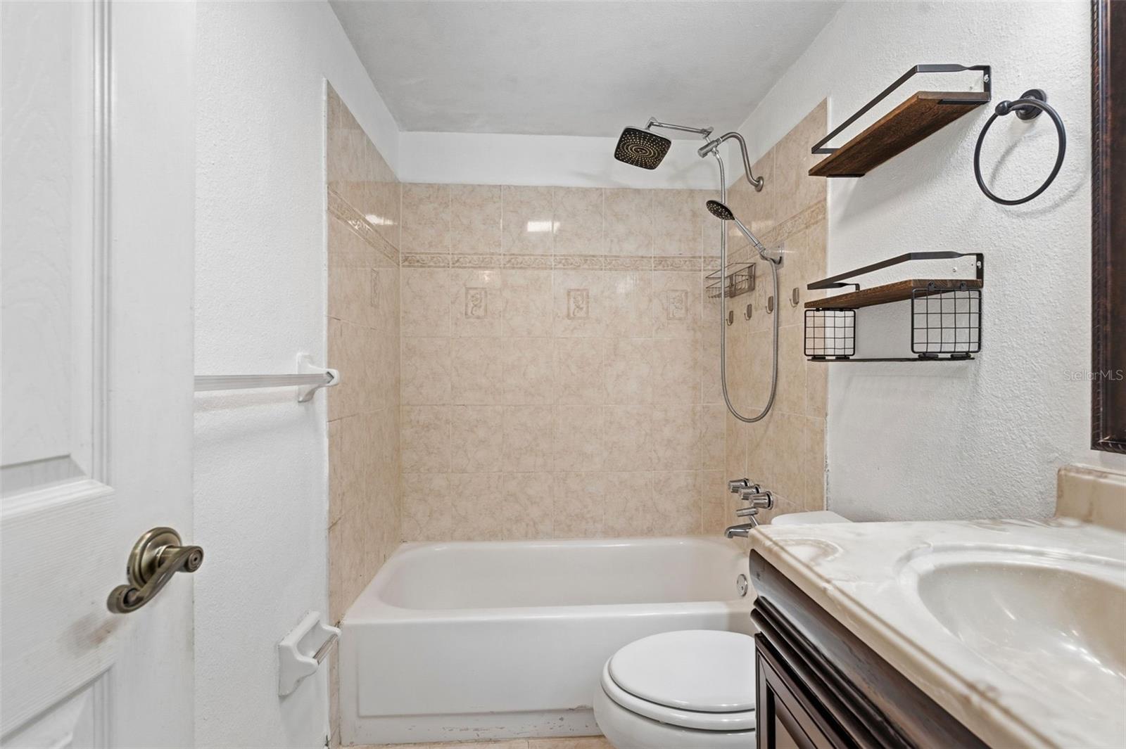 HOLIDAY GARDEN ESTATES - Residential