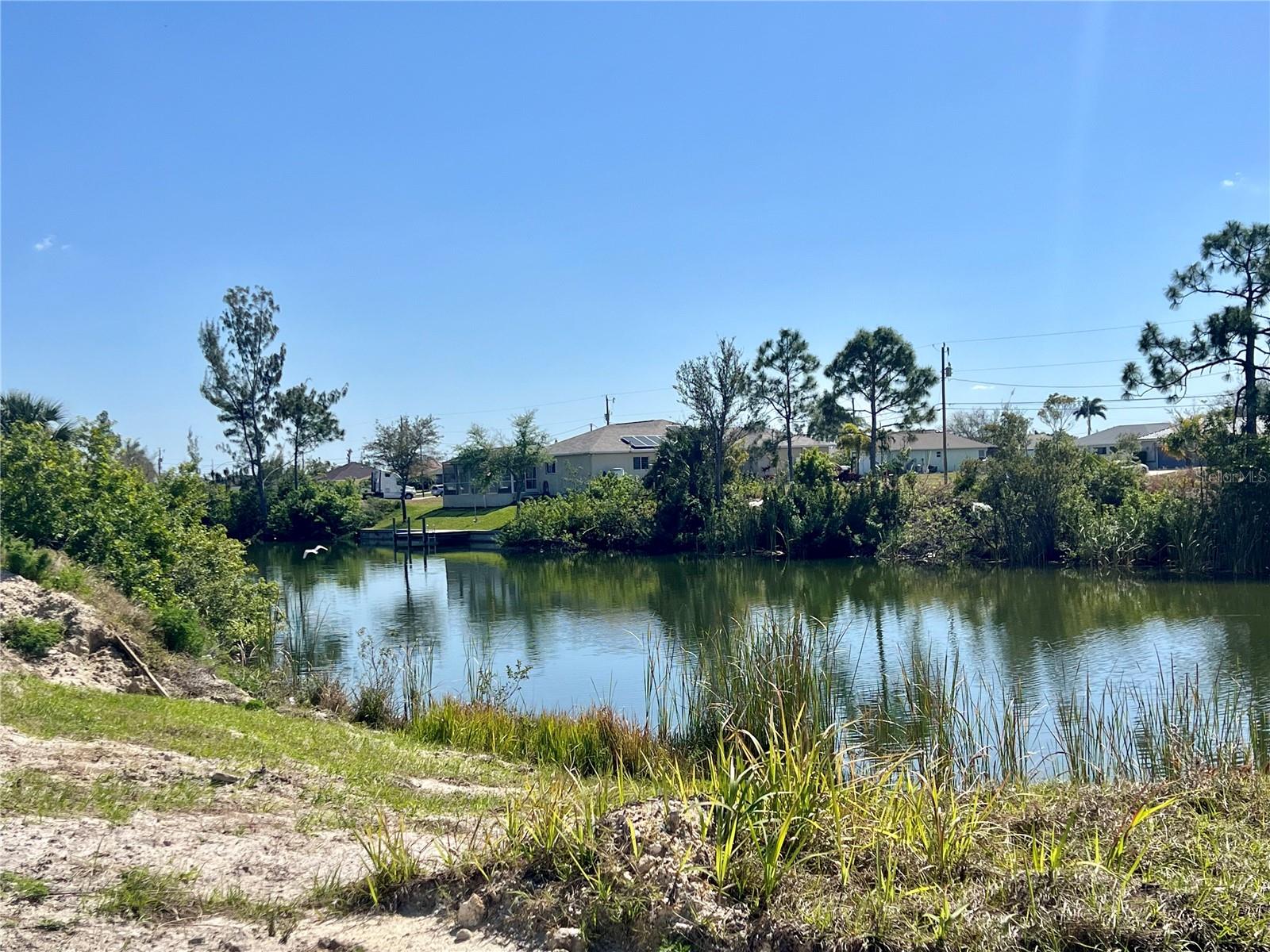 CAPE CORAL - Land