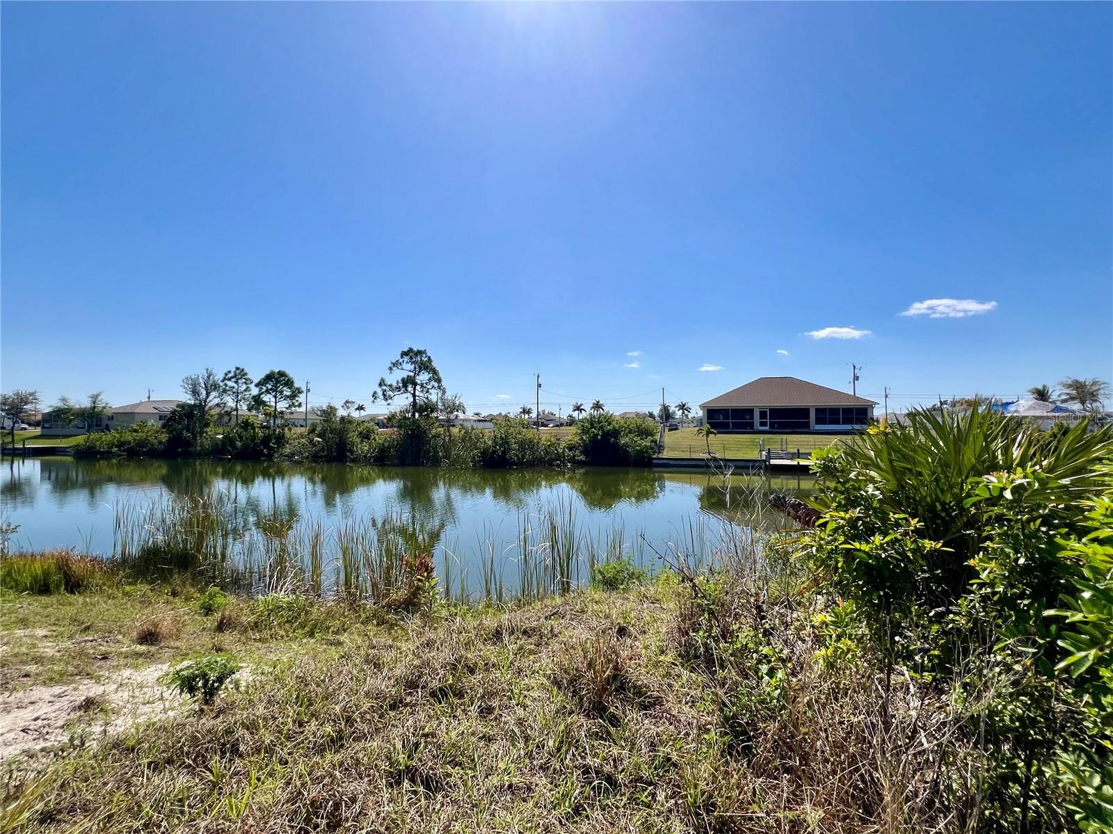 CAPE CORAL - Land