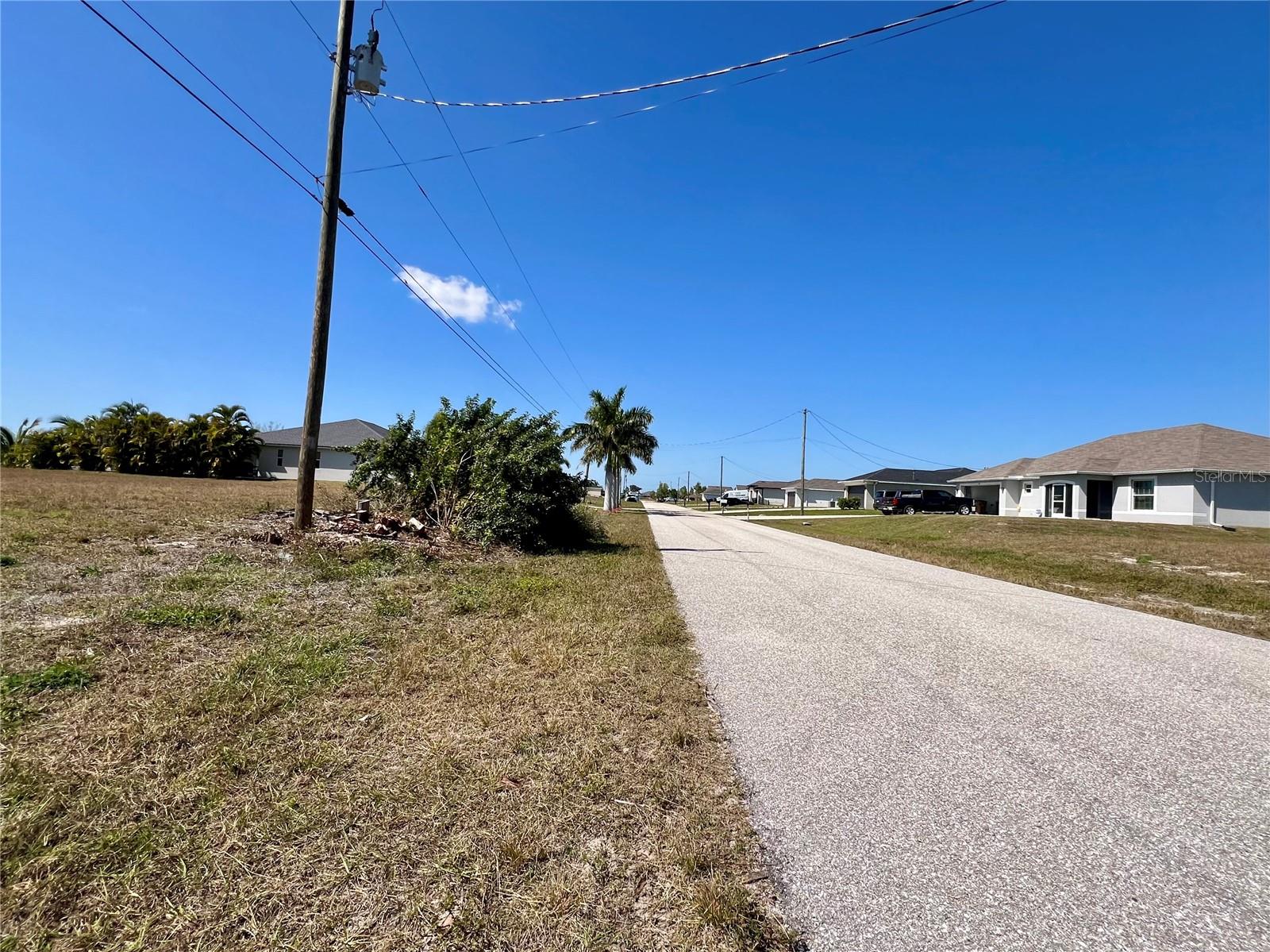 CAPE CORAL - Land