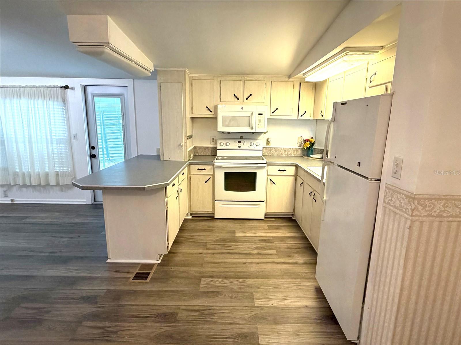 GOLF LAKES RESIDENTS CO-OP - Residential
