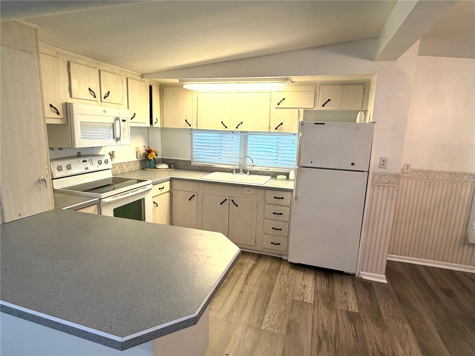 GOLF LAKES RESIDENTS CO-OP - Residential