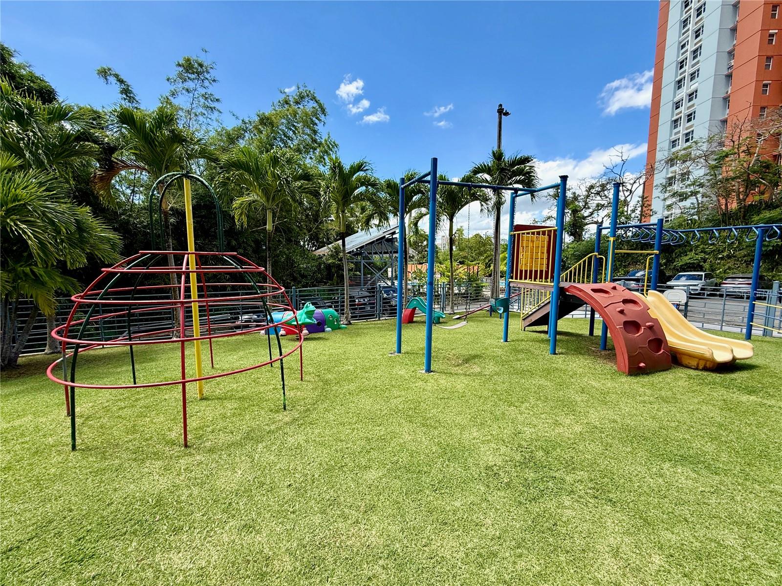 COND. FOUNTAINBLEAU PLAZA - Residential Lease