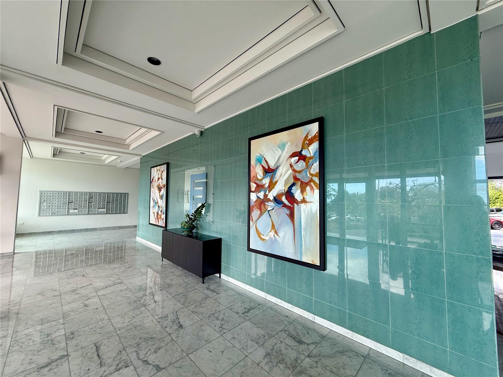 COND. FOUNTAINBLEAU PLAZA - Residential Lease