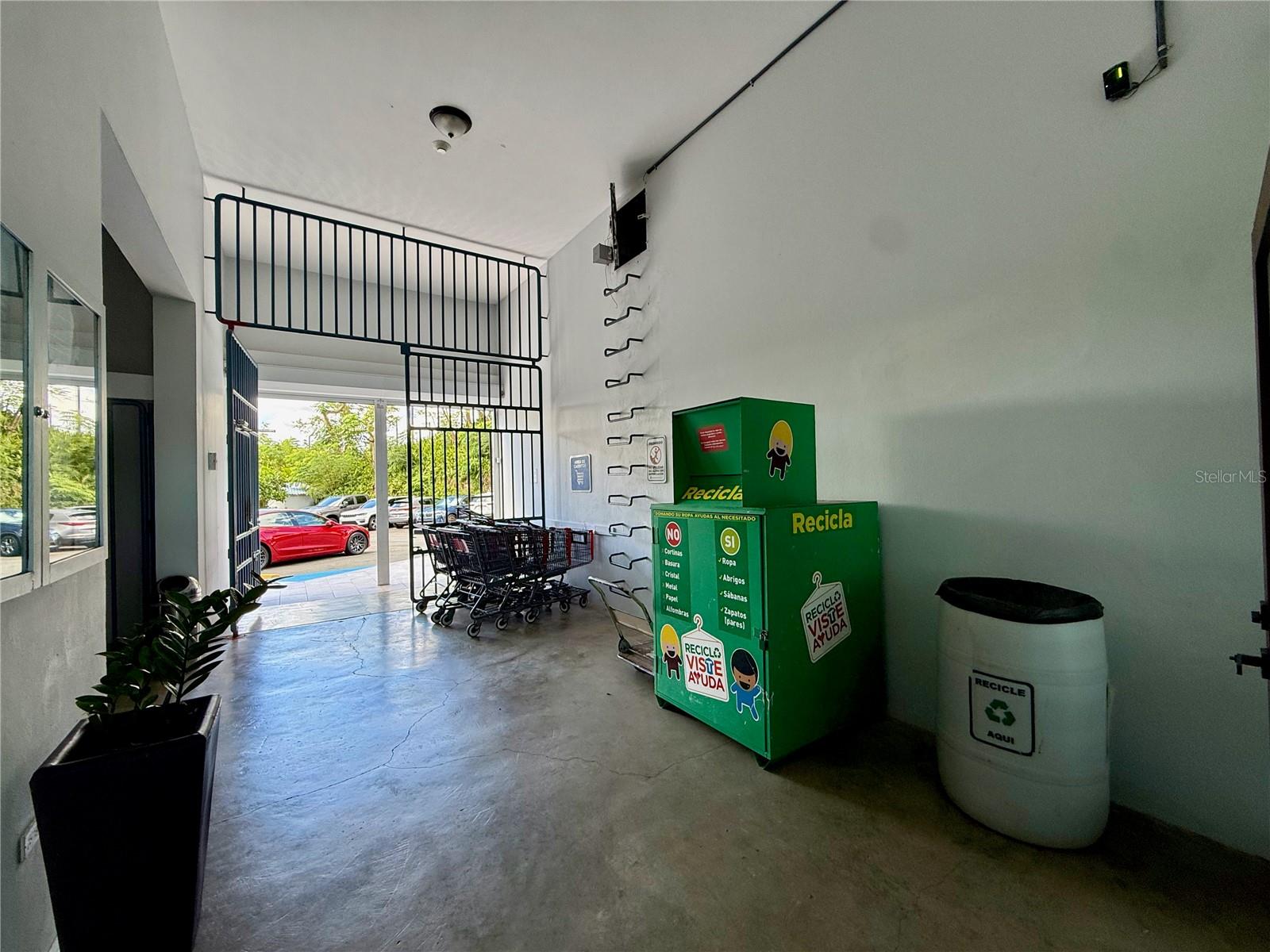 COND. FOUNTAINBLEAU PLAZA - Residential Lease