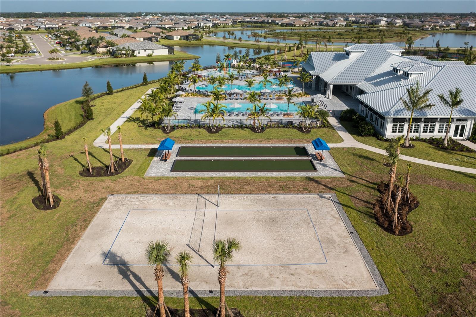 LORRAINE LAKES - Residential