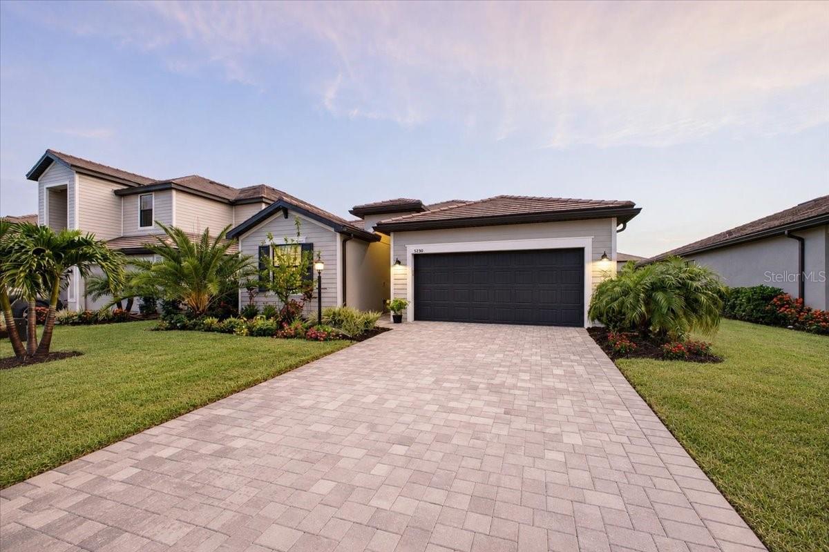 LORRAINE LAKES - Residential
