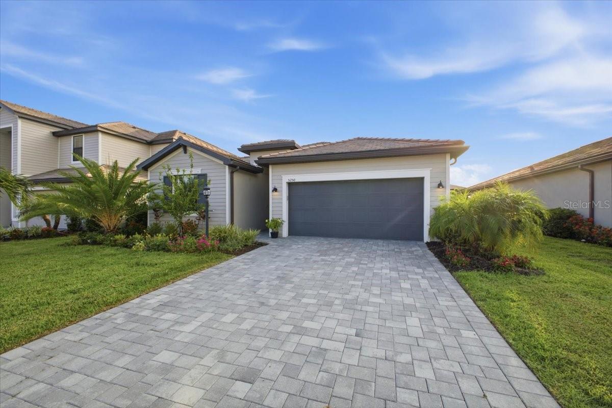 LORRAINE LAKES - Residential