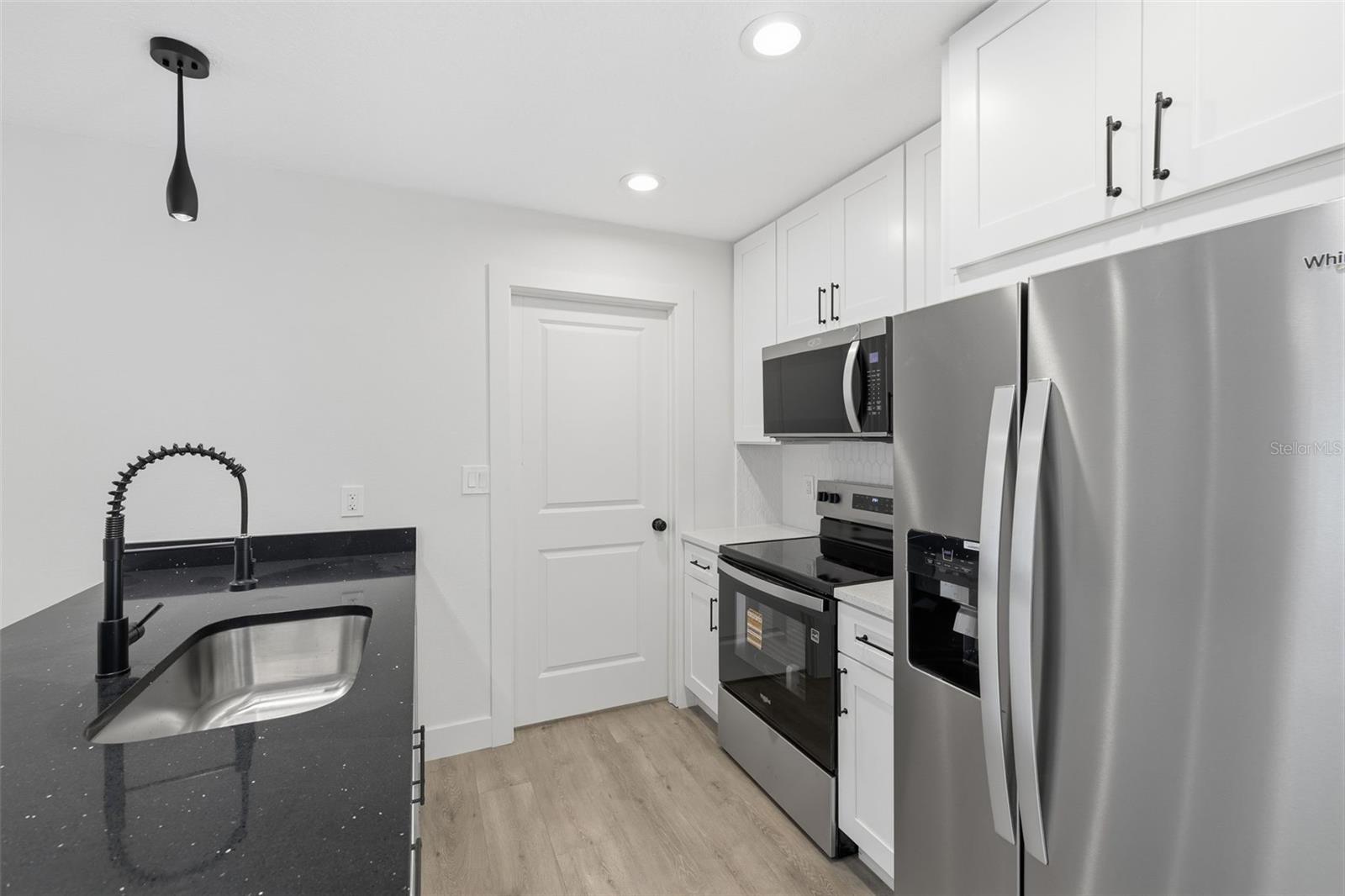 HOLIDAY HEIGHTS UNIT 01 - Residential
