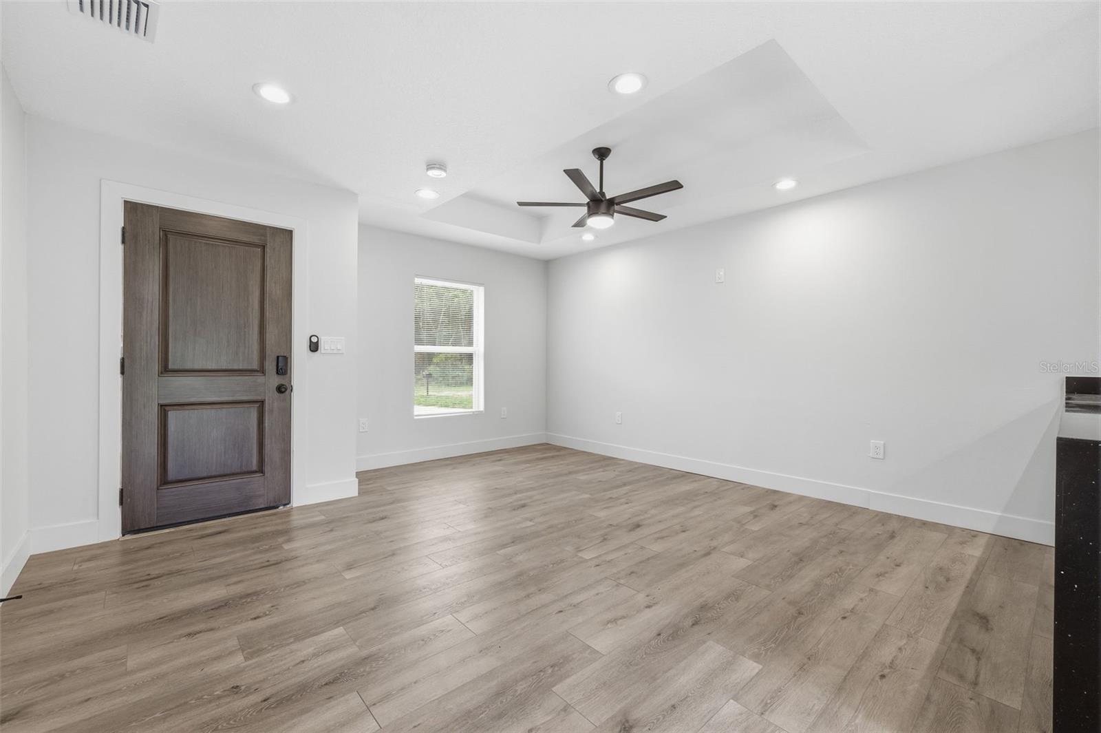 HOLIDAY HEIGHTS UNIT 01 - Residential