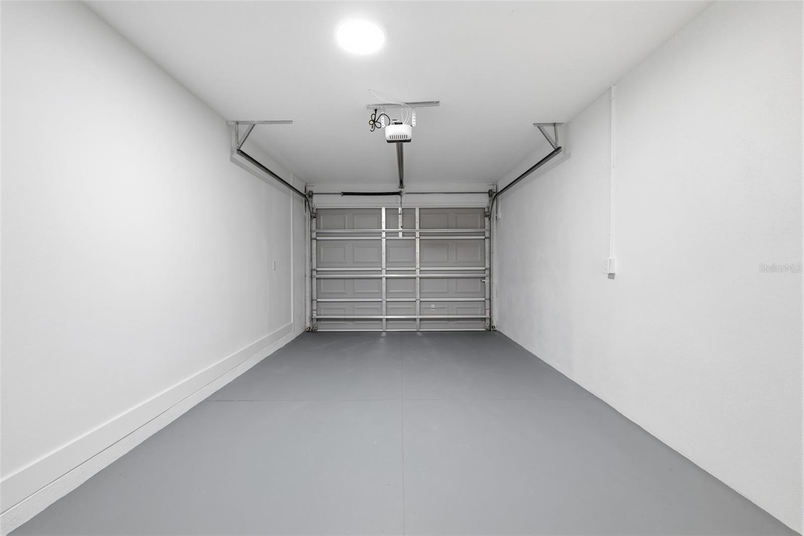 HOLIDAY HEIGHTS UNIT 01 - Residential