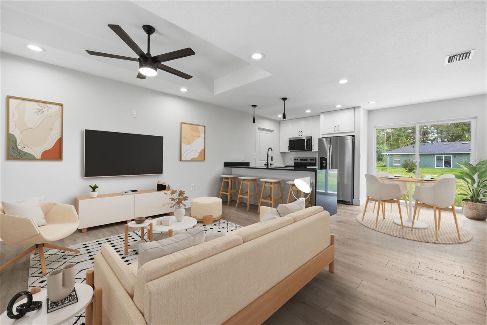 HOLIDAY HEIGHTS UNIT 01 - Residential