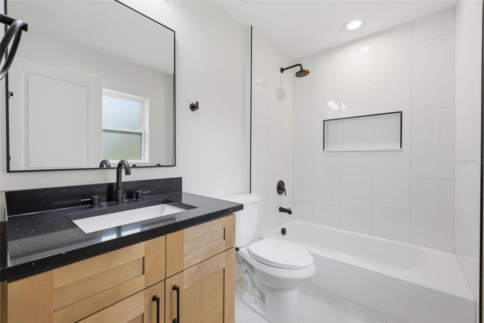 HOLIDAY HEIGHTS UNIT 01 - Residential