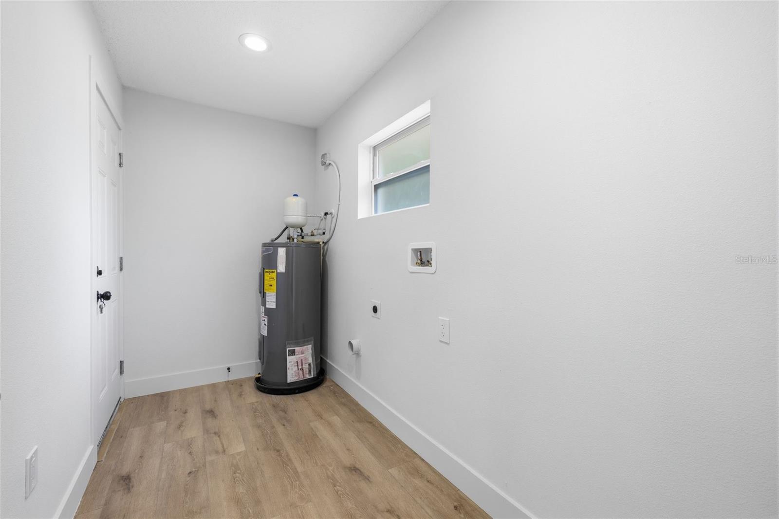 HOLIDAY HEIGHTS UNIT 01 - Residential