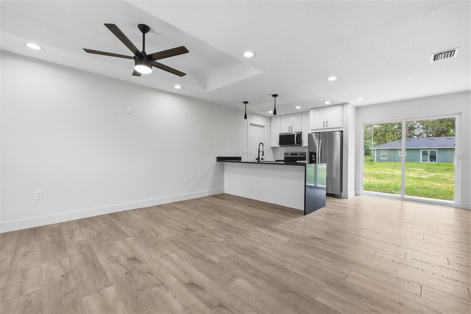 HOLIDAY HEIGHTS UNIT 01 - Residential