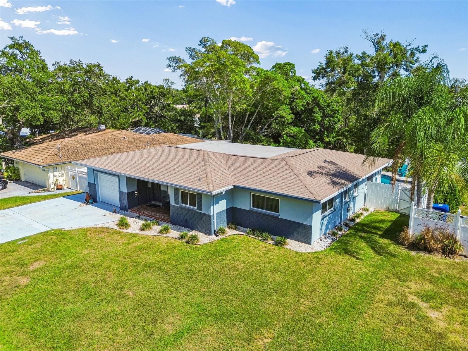 OAKDALE MANOR - Residential