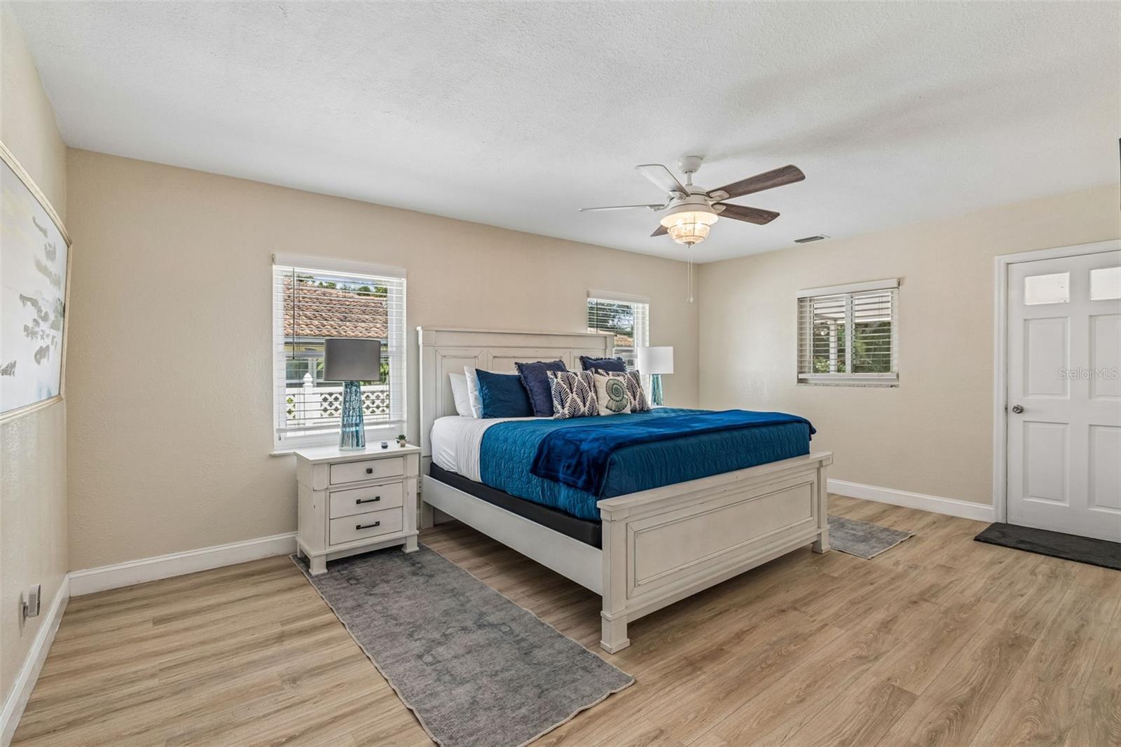 OAKDALE MANOR - Residential