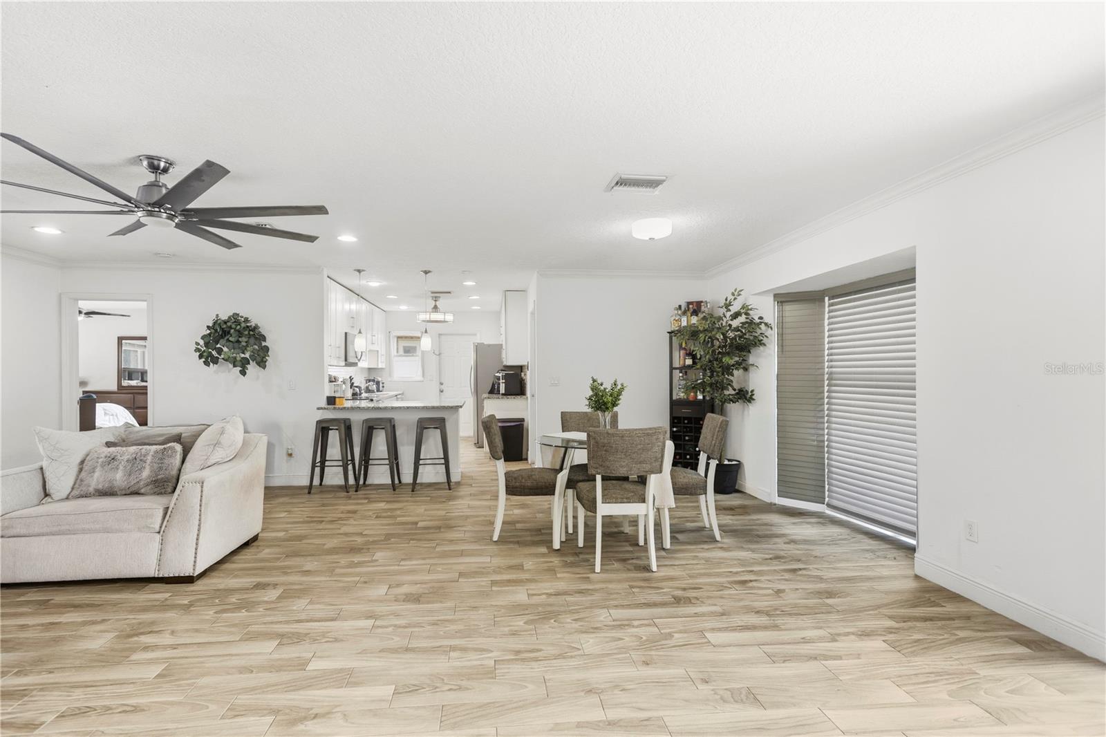 DELTONA LAKES UNIT 08 - Residential