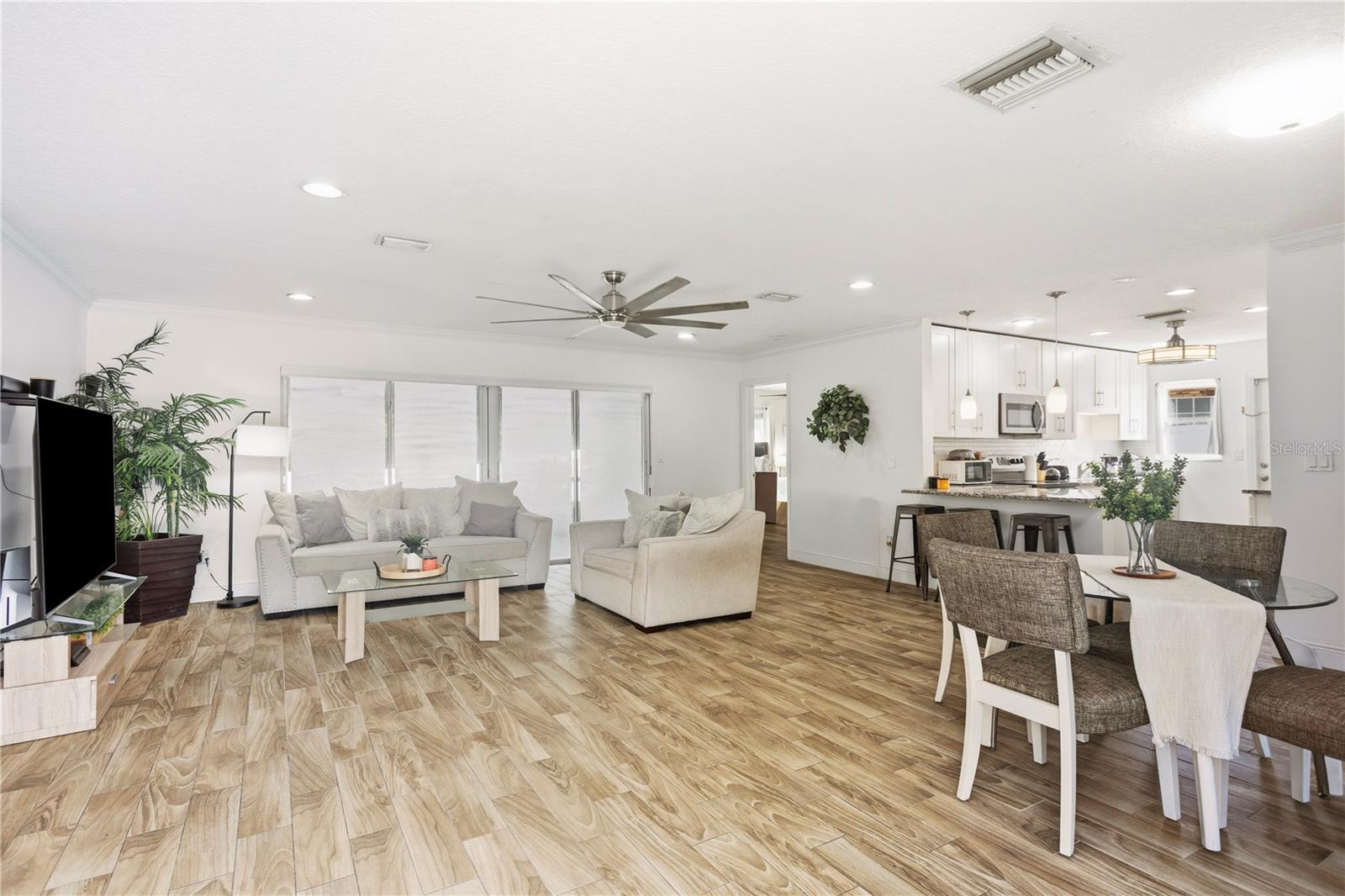 DELTONA LAKES UNIT 08 - Residential