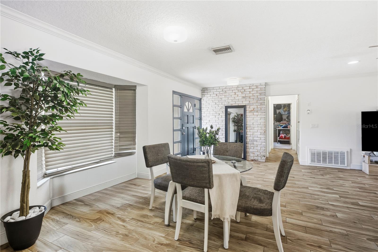 DELTONA LAKES UNIT 08 - Residential