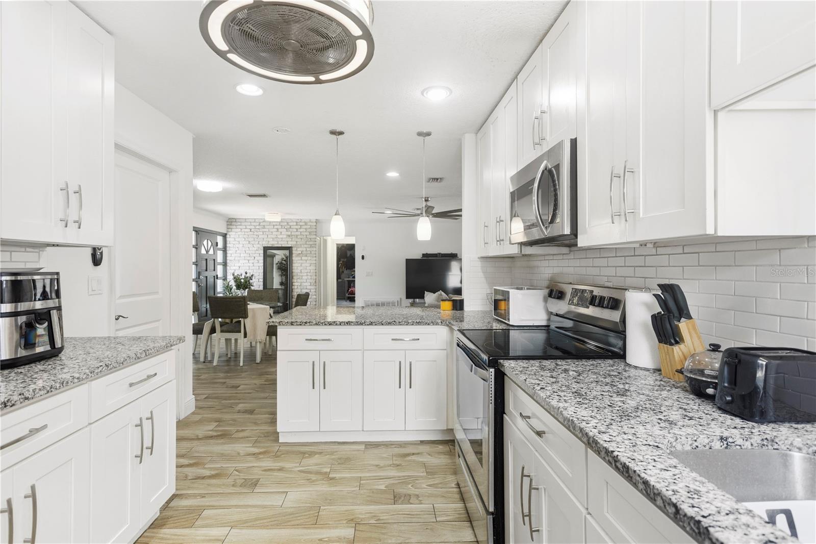 DELTONA LAKES UNIT 08 - Residential