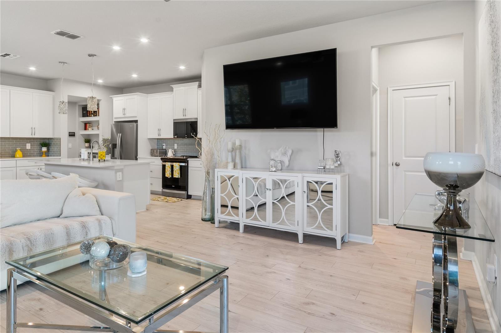 YOLANTI PH 2 - Residential Lease