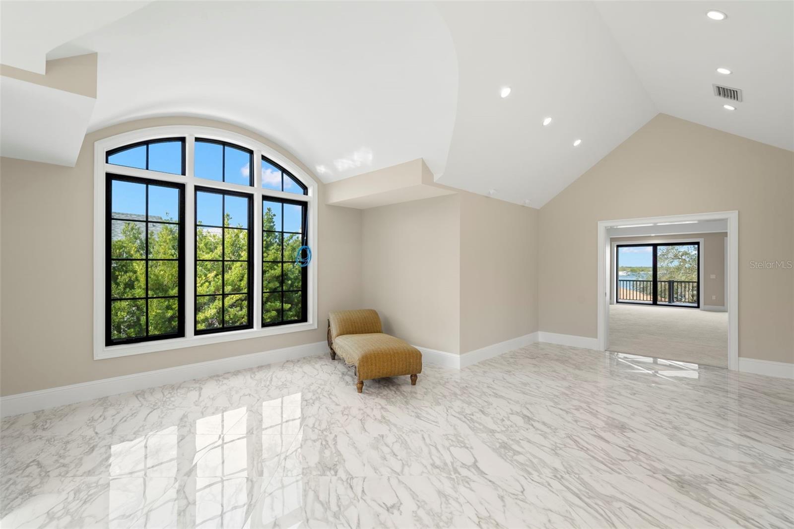 SHAW'S POINT - Residential