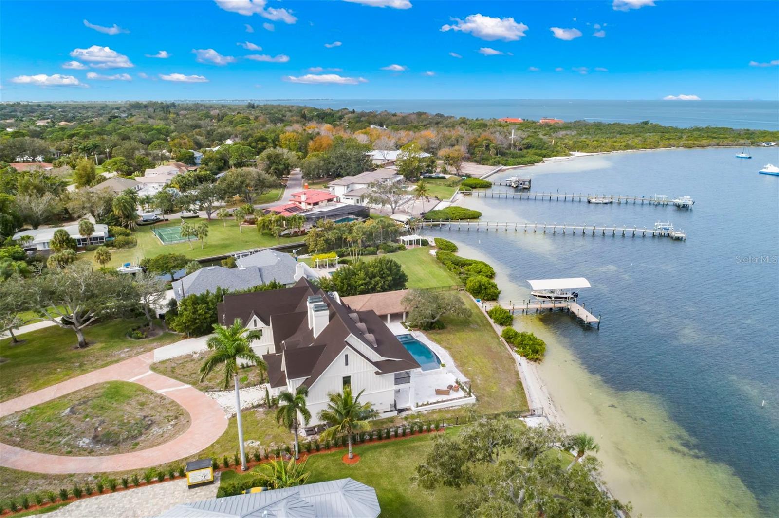 SHAW'S POINT - Residential