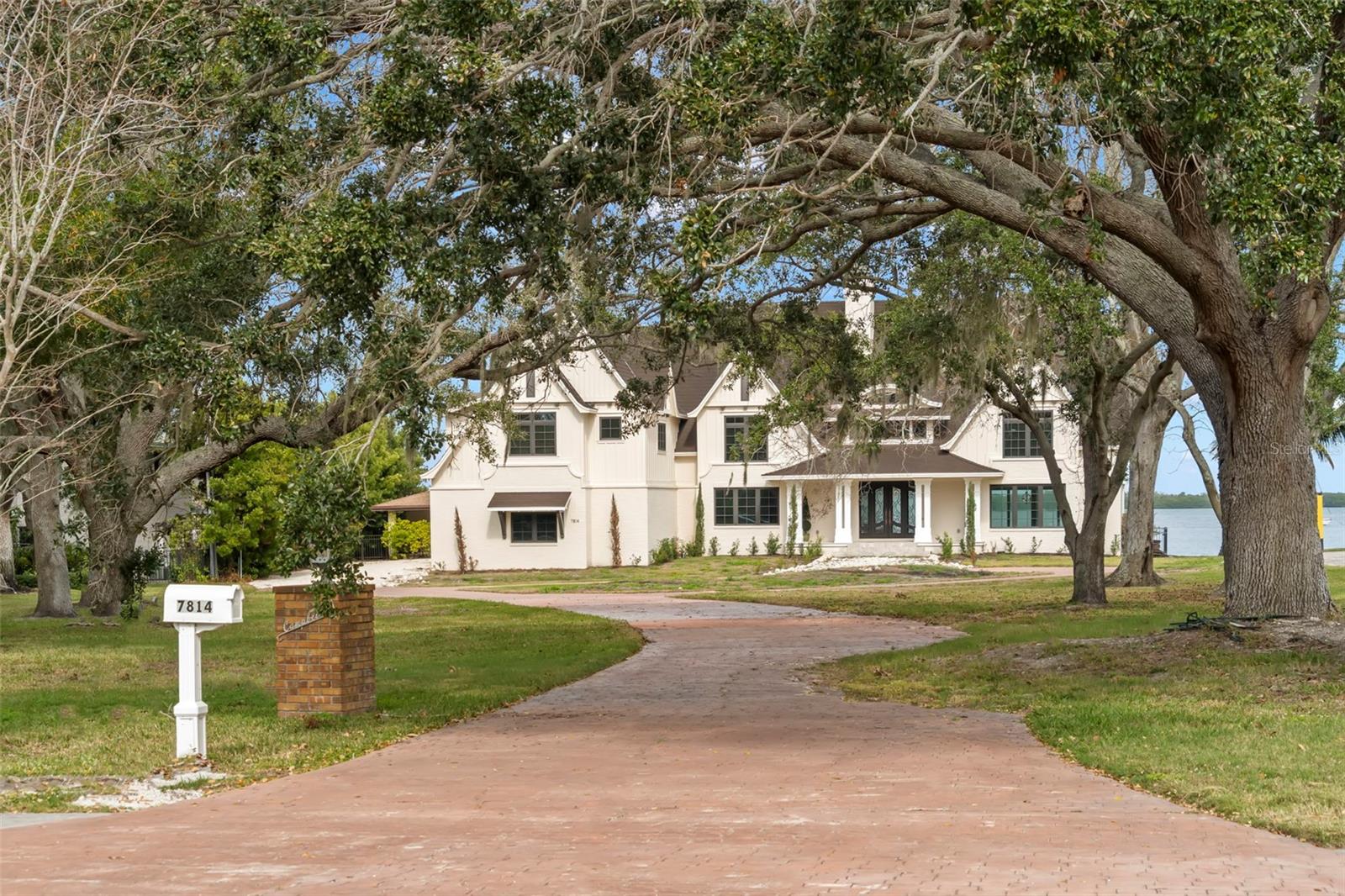 SHAW'S POINT - Residential