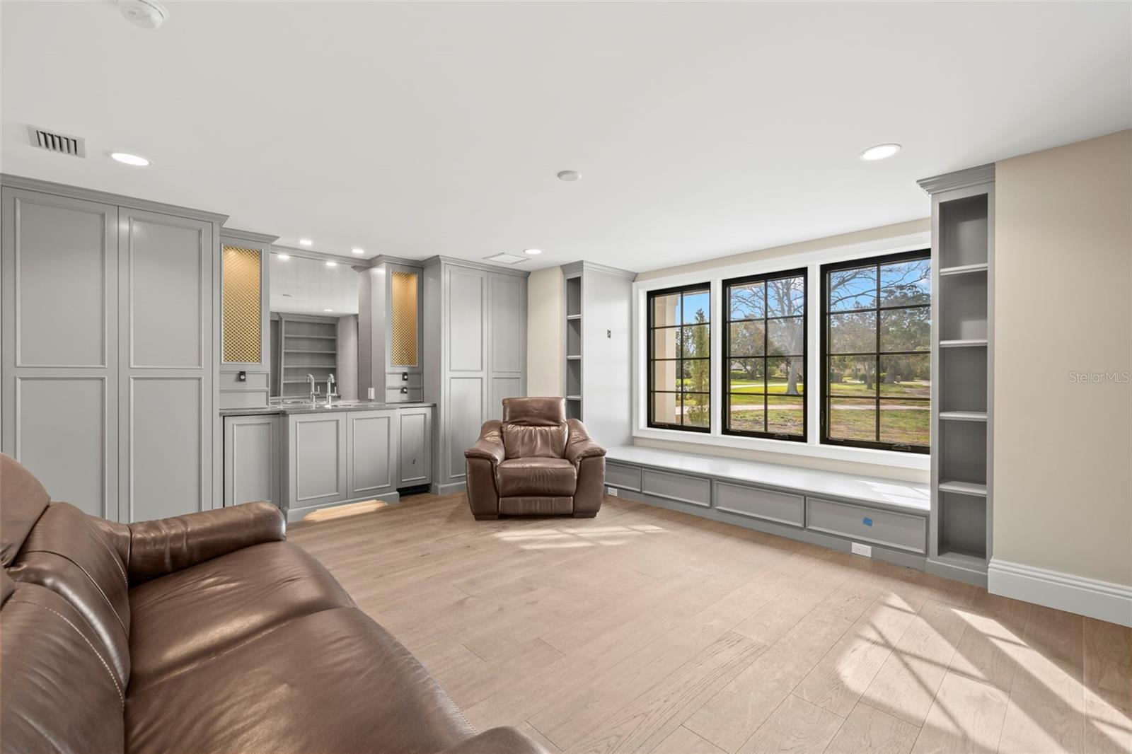SHAW'S POINT - Residential