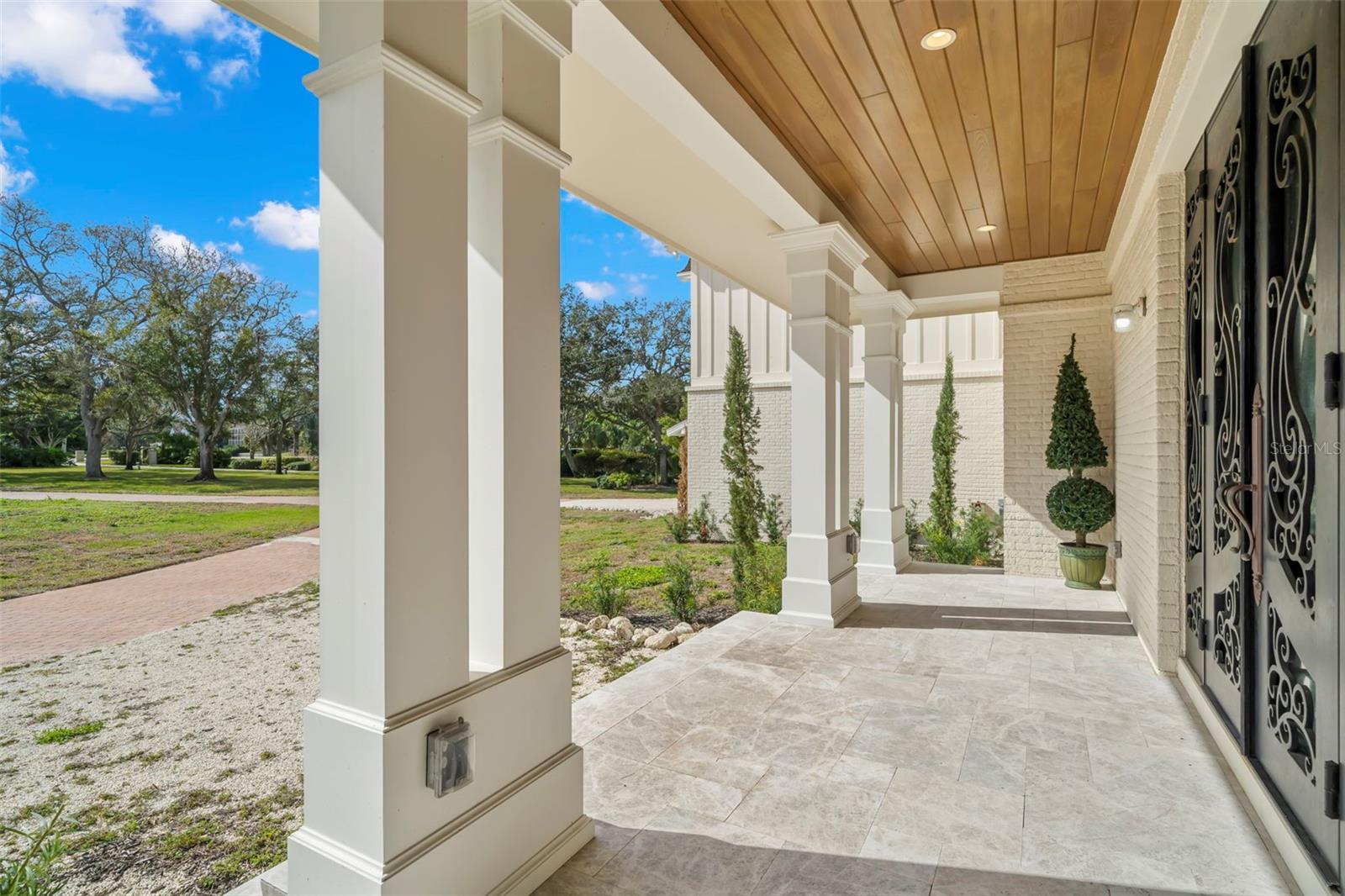 SHAW'S POINT - Residential