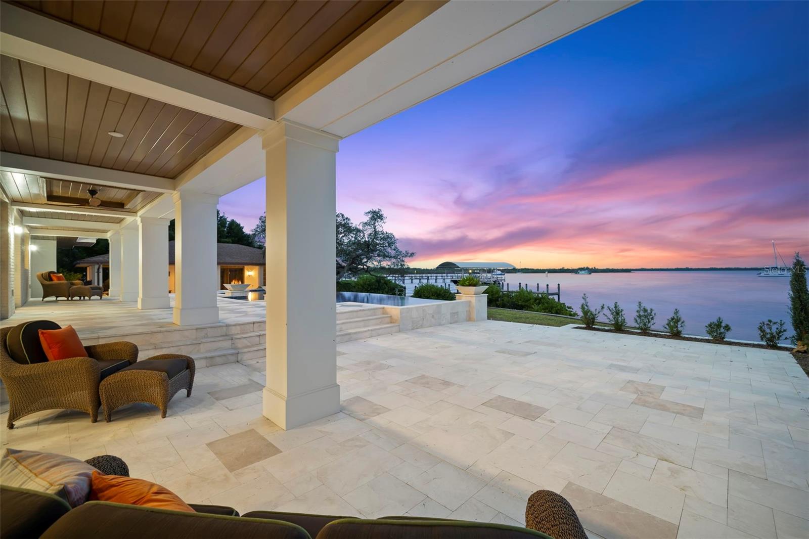 SHAW'S POINT - Residential
