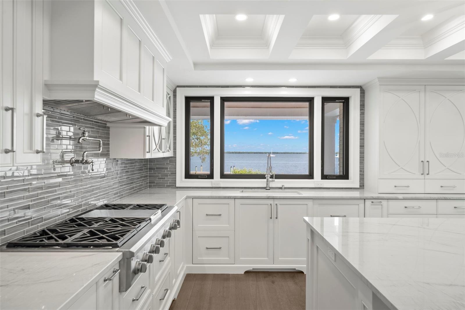 SHAW'S POINT - Residential
