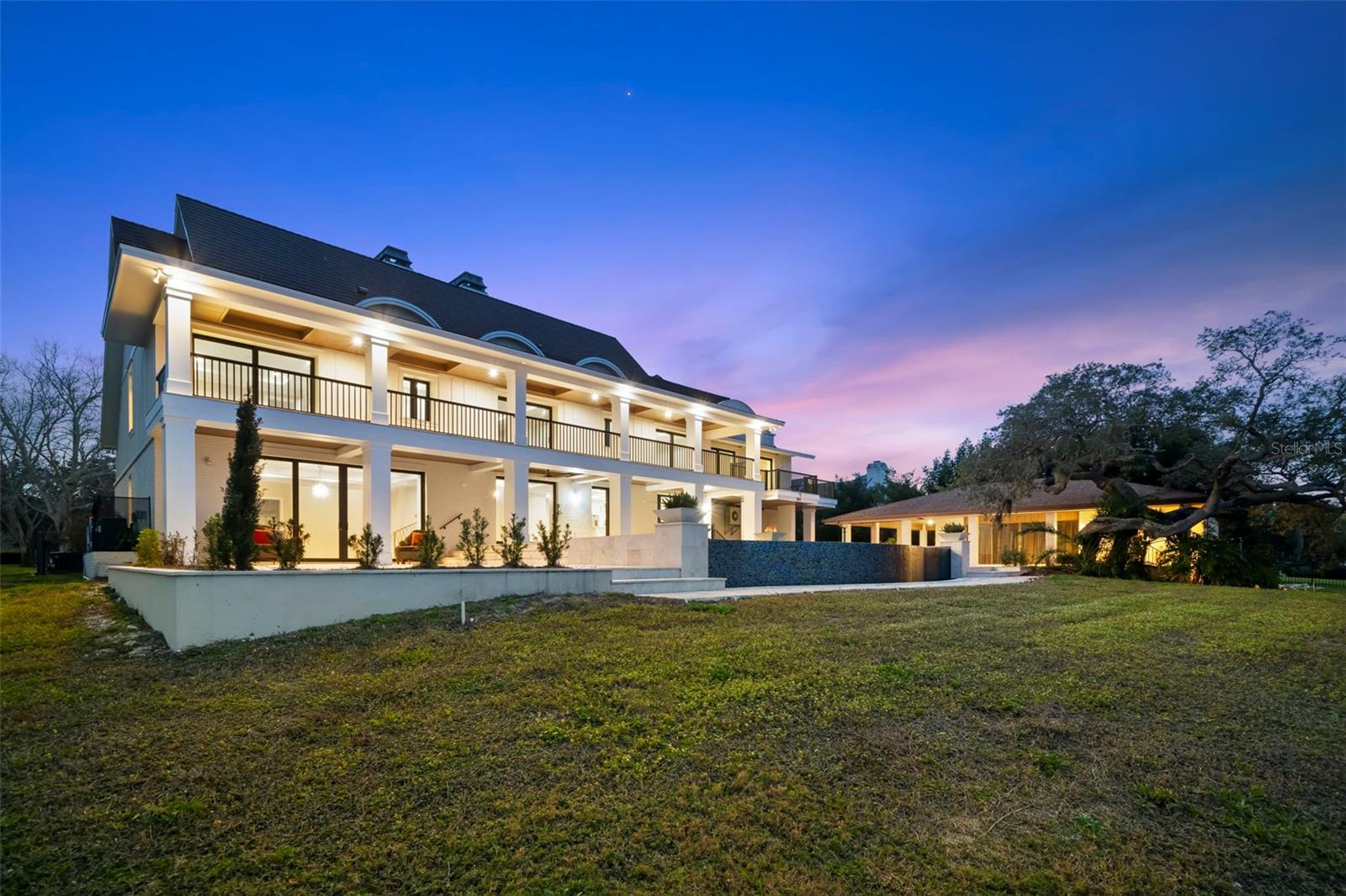 SHAW'S POINT - Residential