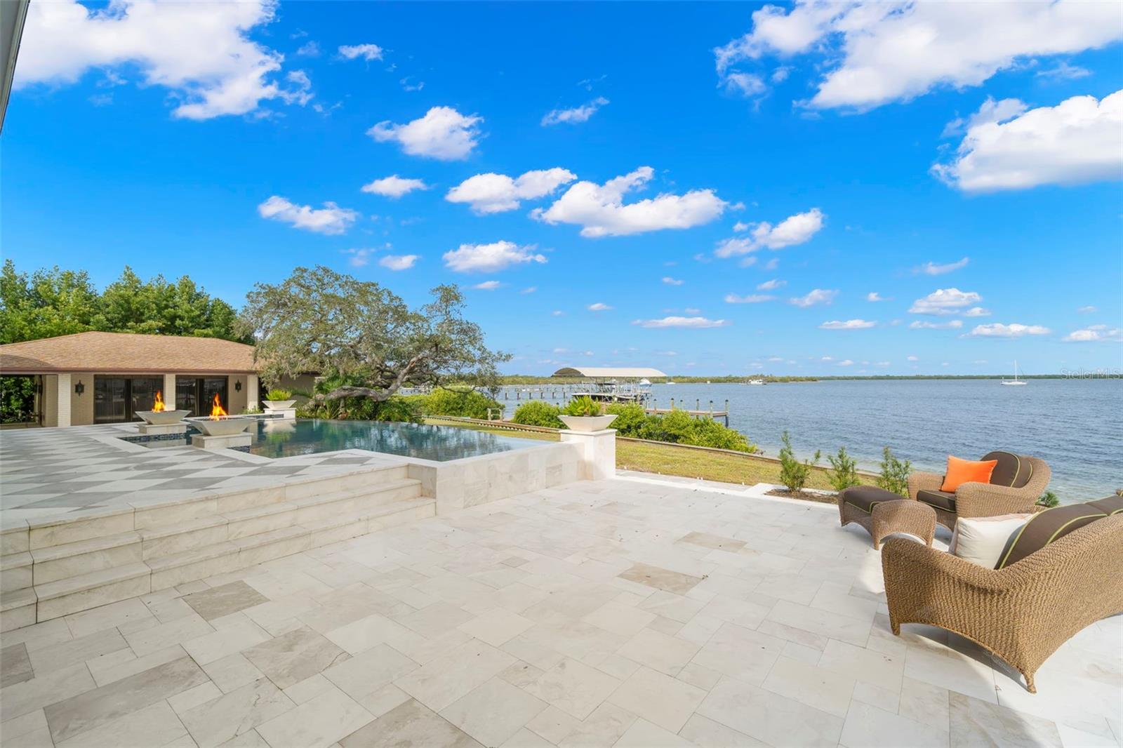 SHAW'S POINT - Residential