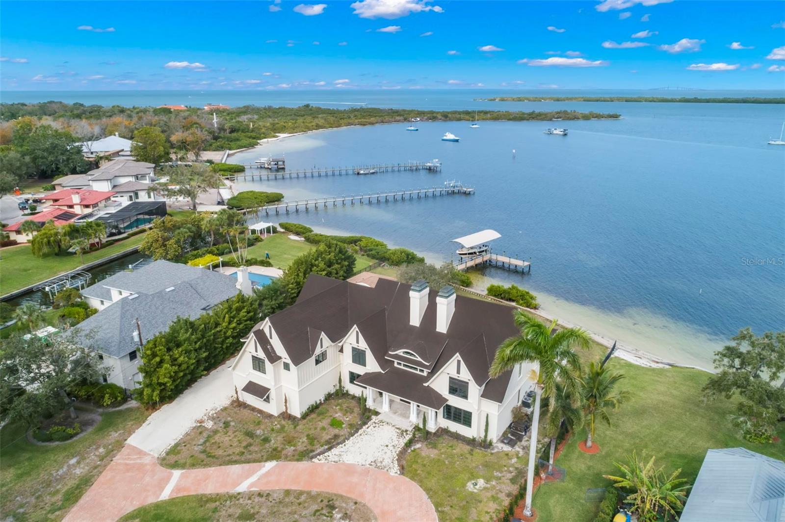 SHAW'S POINT - Residential
