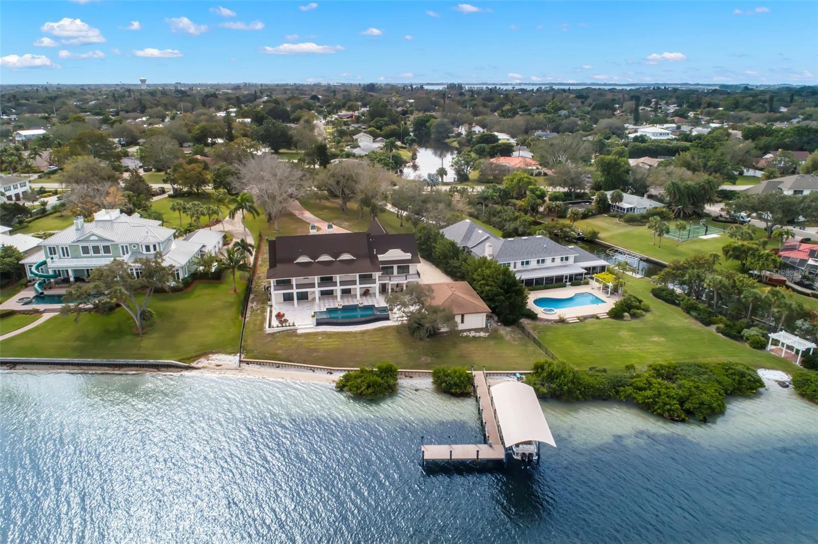 SHAW'S POINT - Residential