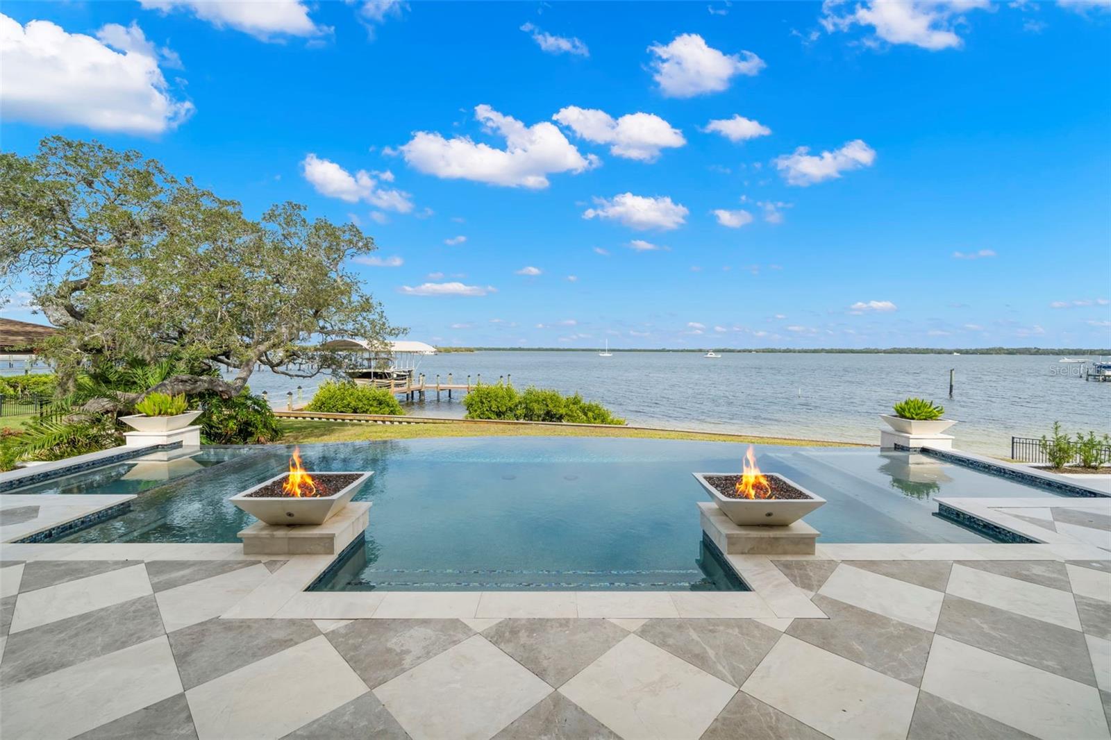 SHAW'S POINT - Residential