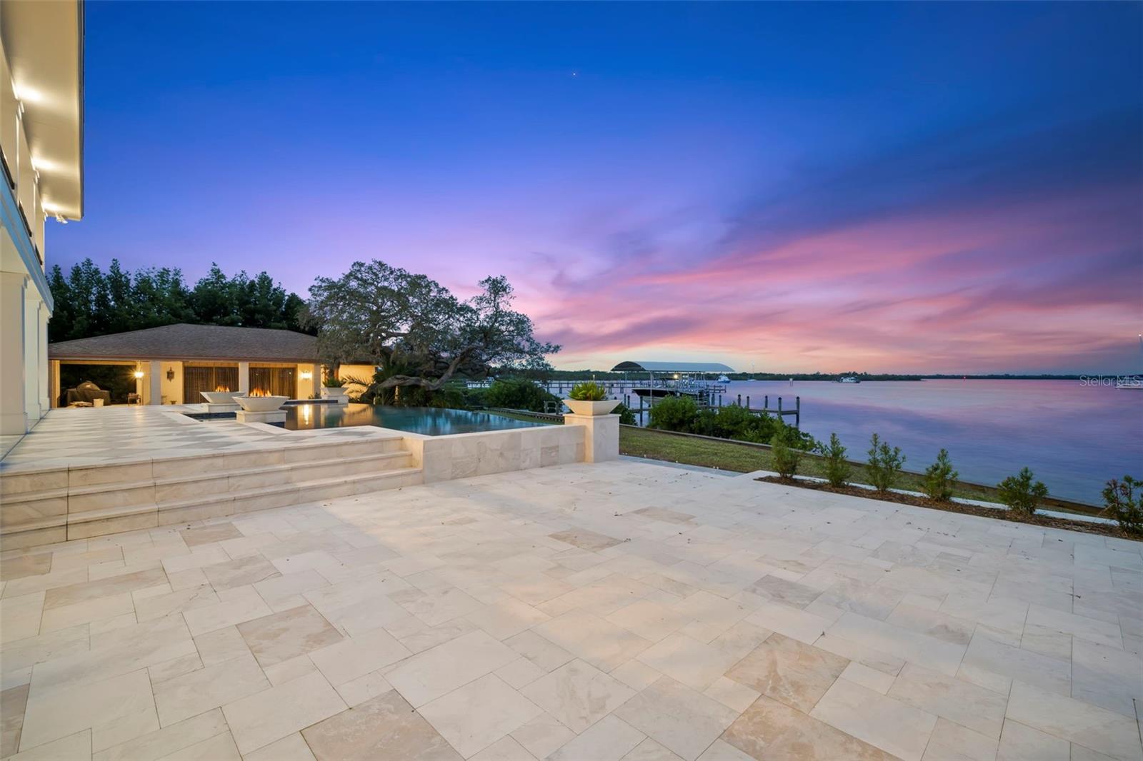 SHAW'S POINT - Residential